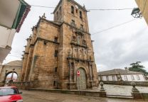 Casa Antiga No Centro Histórico De Torre De...